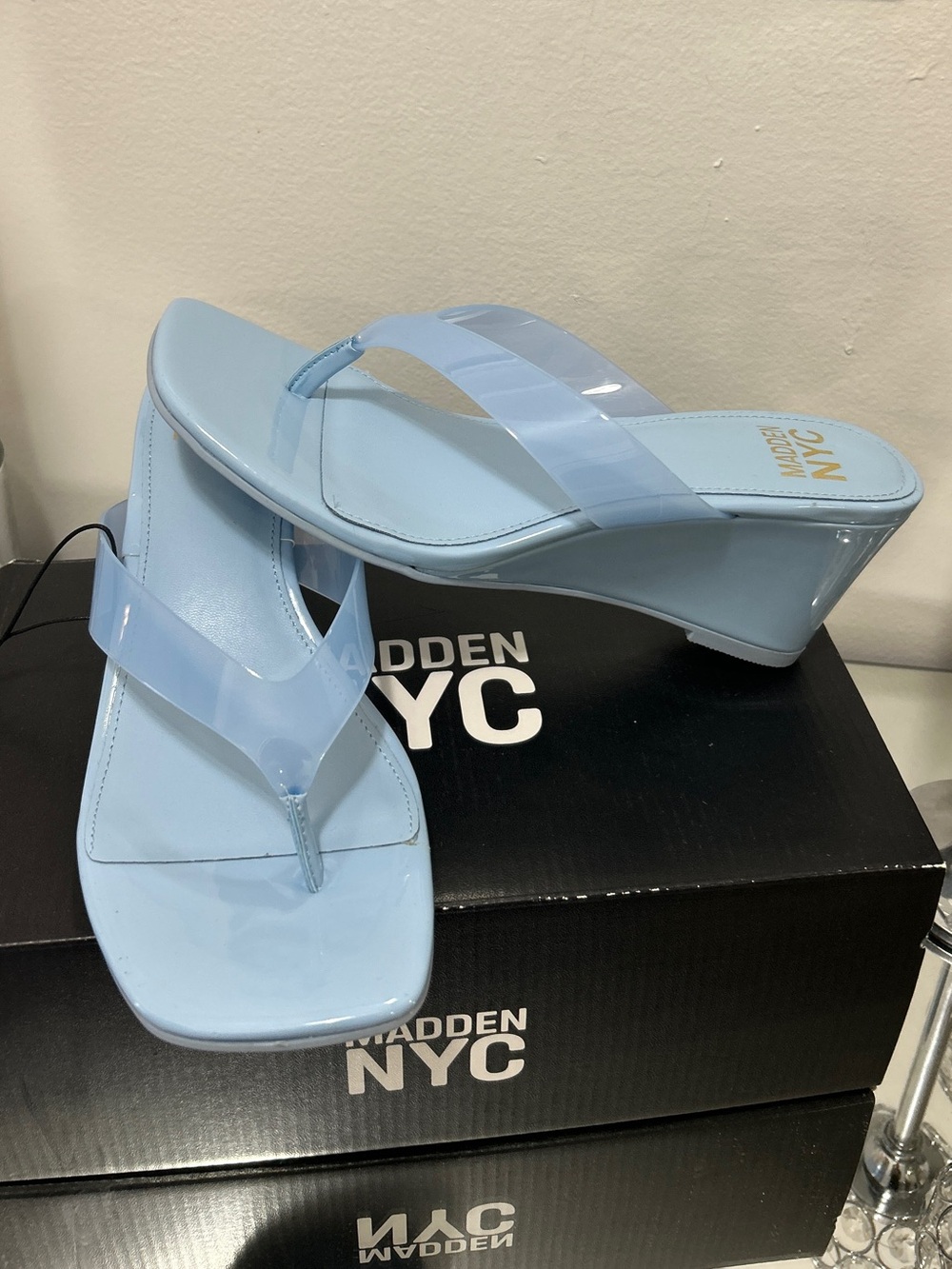 Madden NYC Womens 7 Blue Lucite Thong Wedge Sandals Clear Strap NWT